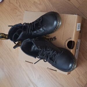 Dr. Martens Brooklee Boots (toddlers) black leather unisex Size 8